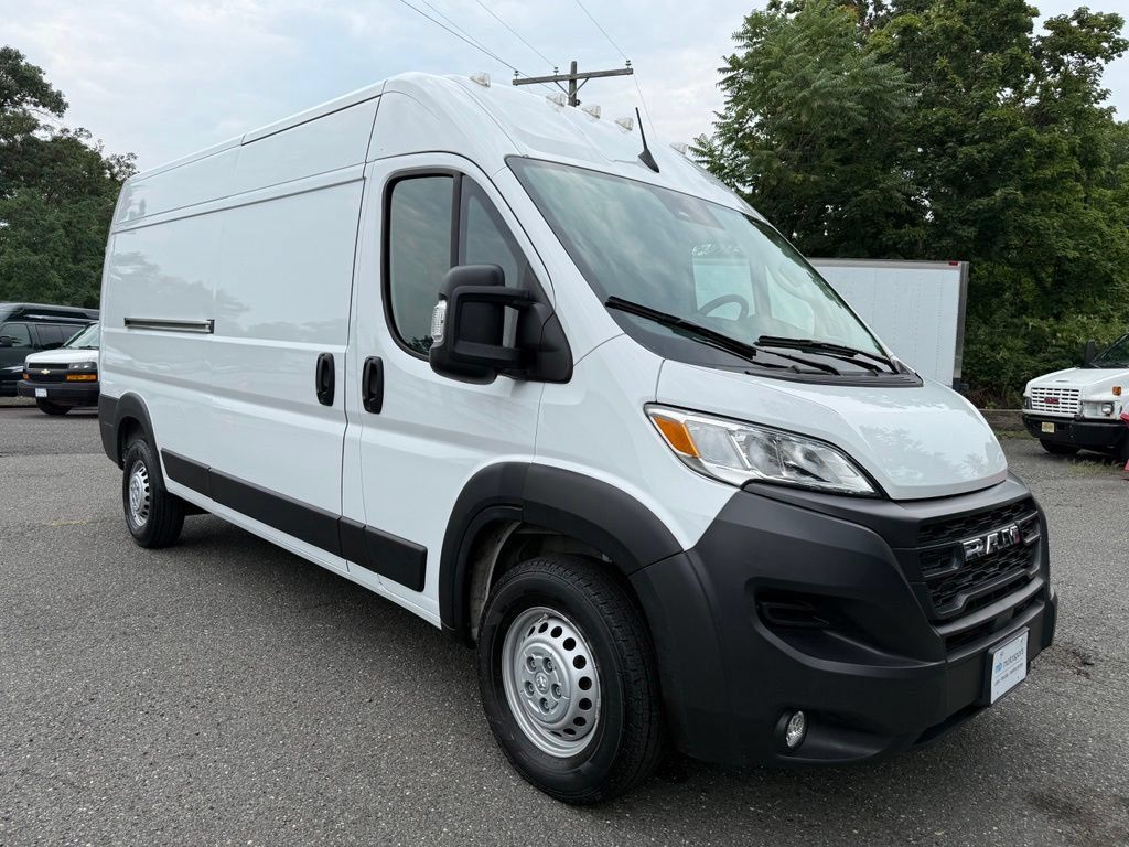 Used 2025 RAM ProMaster 2500 w/ Convenience Group FWD image 12