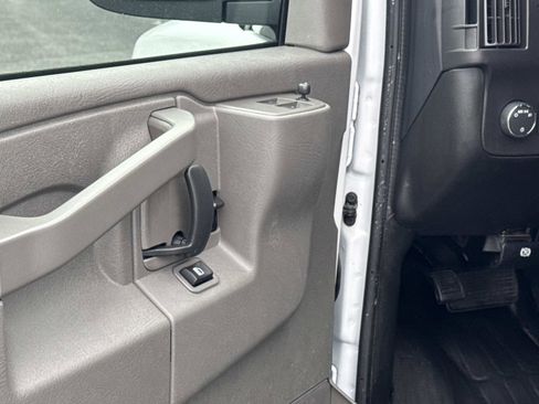 Used 2024 GMC Savana 2500 w/ Driver Convenience Package image 19