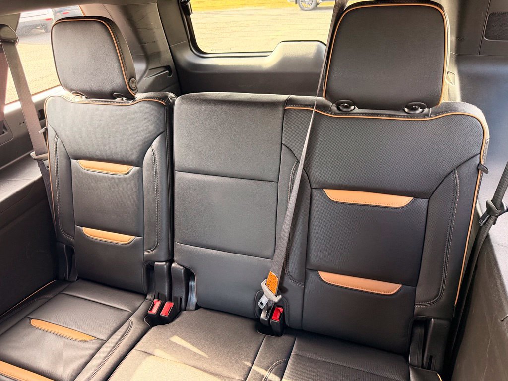 Used 2021 GMC Yukon XL AT4 w/ AT4 Premium Plus Package AWD/4WD image 27