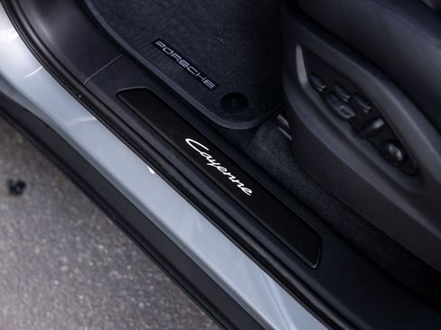New 2026 Porsche Cayenne image 28