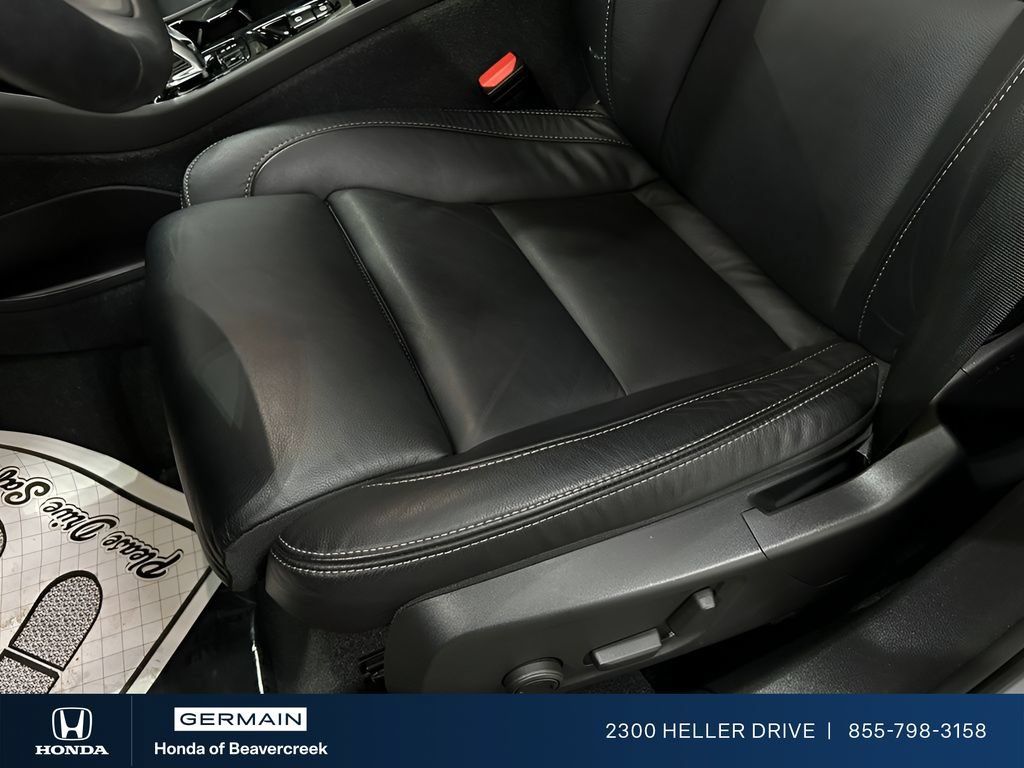 Used 2023 Volvo XC40 B4 Ultimate FWD image 19