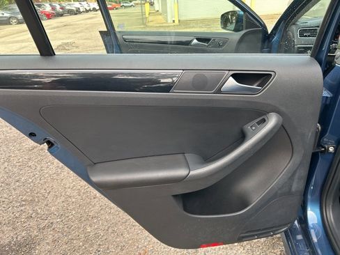 Used 2016 Volkswagen Jetta SEL FWD image 22