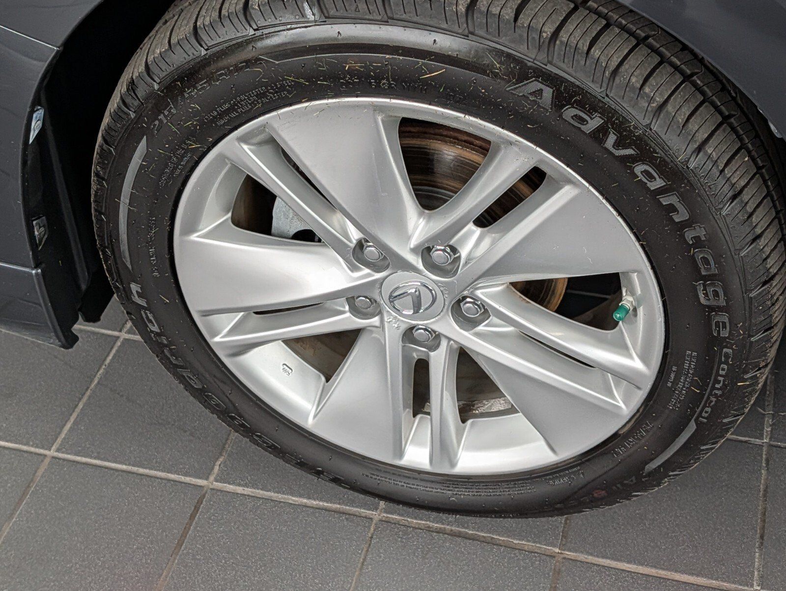Used 2010 Lexus HS 250h w/ Preferred Accessory Package FWD image 8