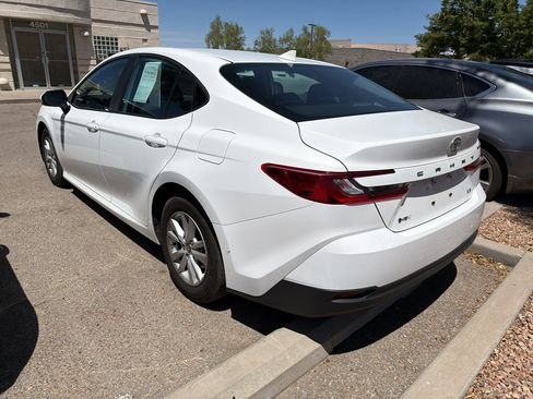 Used 2025 Toyota Camry LE FWD image 6