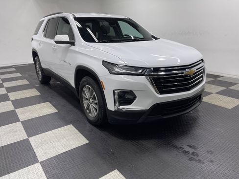 Used 2023 Chevrolet Traverse LT FWD image 6