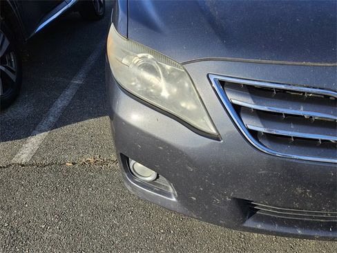 Used 2011 Toyota Camry LE image 5