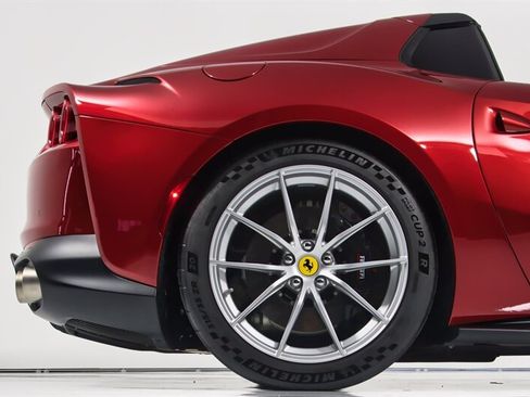 Used 2021 Ferrari 812 GTS RWD image 16