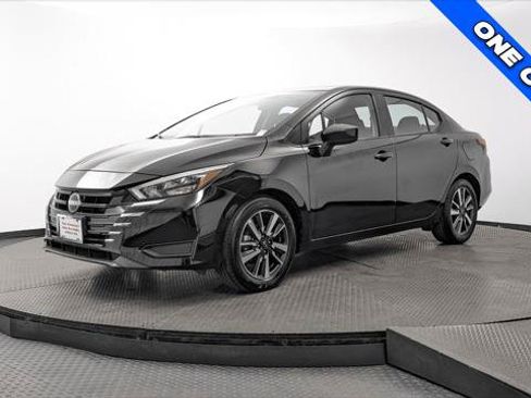 Used 2025 Nissan Versa SV FWD image 2