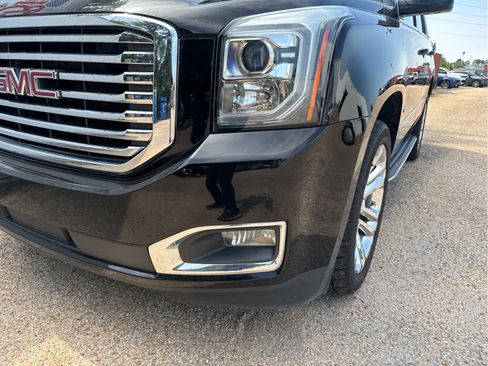 Used 2017 GMC Yukon SLT w/ Premium Edition AWD/4WD image 10