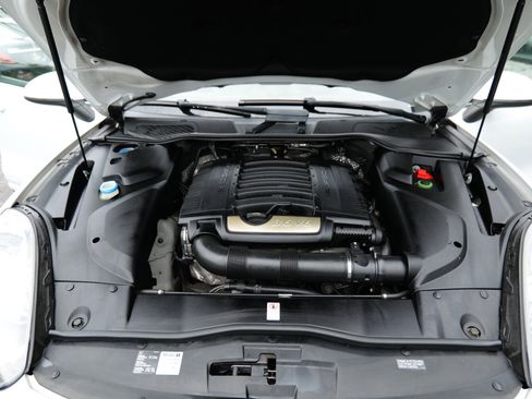 Used 2016 Porsche Cayenne image 51