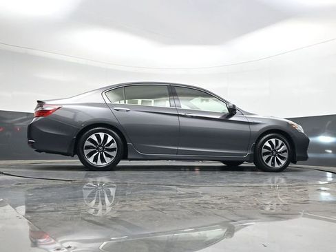Used 2017 Honda Accord Touring image 35