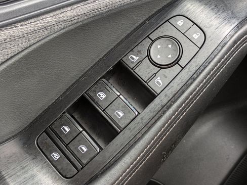 Used 2023 Nissan Rogue SV FWD image 18
