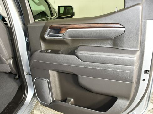 Used 2025 GMC Sierra 1500 SLT image 45