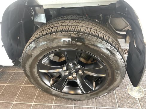 Used 2020 RAM 1500 Big Horn AWD/4WD image 5