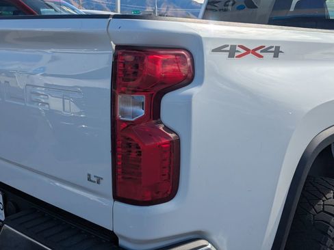 Used 2021 Chevrolet Silverado 2500 LT w/ Fleet Comfort Package AWD/4WD image 5