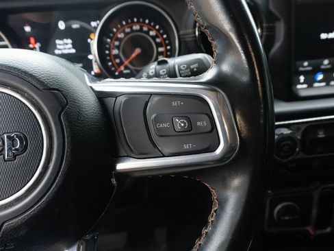 Used 2022 Jeep Wrangler Unlimited Sahara AWD/4WD image 20