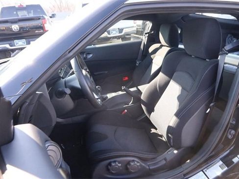 Used 2025 Nissan Z Sport w/ Floor Mat Package image 6