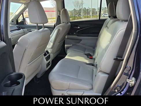 Used 2017 Honda Pilot Touring image 8