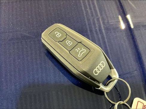 Certified 2025 Audi Q5 Premium w/ Convenience Package AWD/4WD image 11