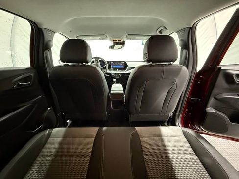 Used 2025 Chevrolet Trax LT image 26