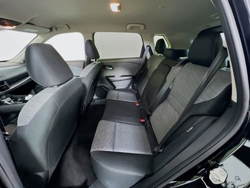 Used 2023 Nissan Rogue SV image 22