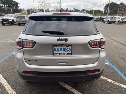 New 2026 Jeep Compass Latitude image 21