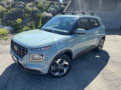 Used 2025 Hyundai Venue SEL