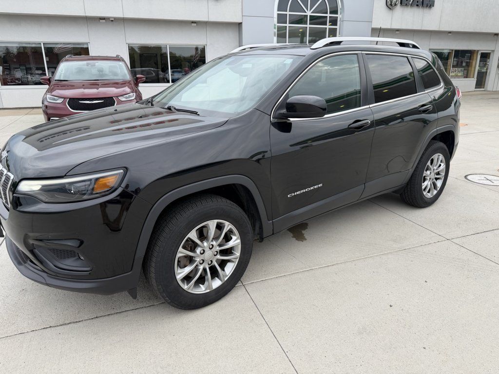 Used 2019 Jeep Cherokee Latitude Plus w/ Comfort/Convenience Group AWD/4WD image 4
