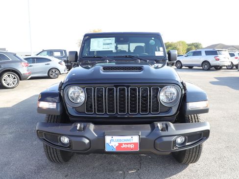 New 2025 Jeep Gladiator Sport image 3