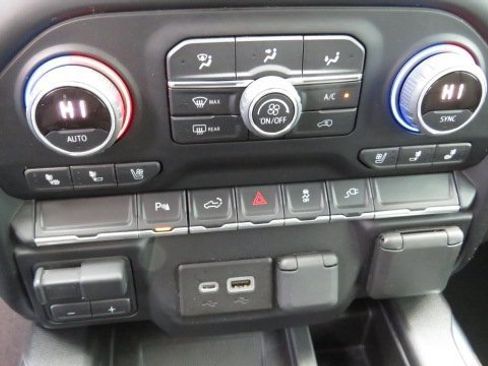 Used 2022 Chevrolet Silverado 3500 High Country image 14