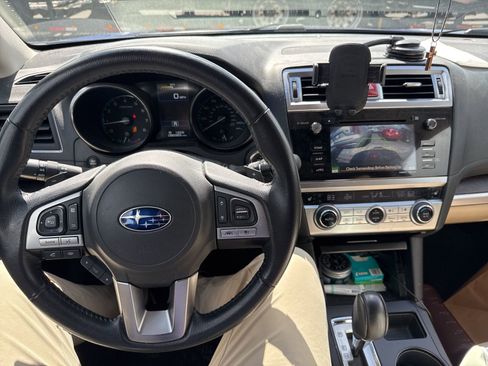 Used 2017 Subaru Outback 2.5i Limited image 6