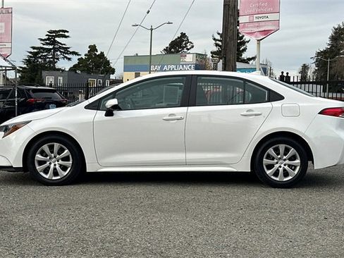 Used 2024 Toyota Corolla LE image 7