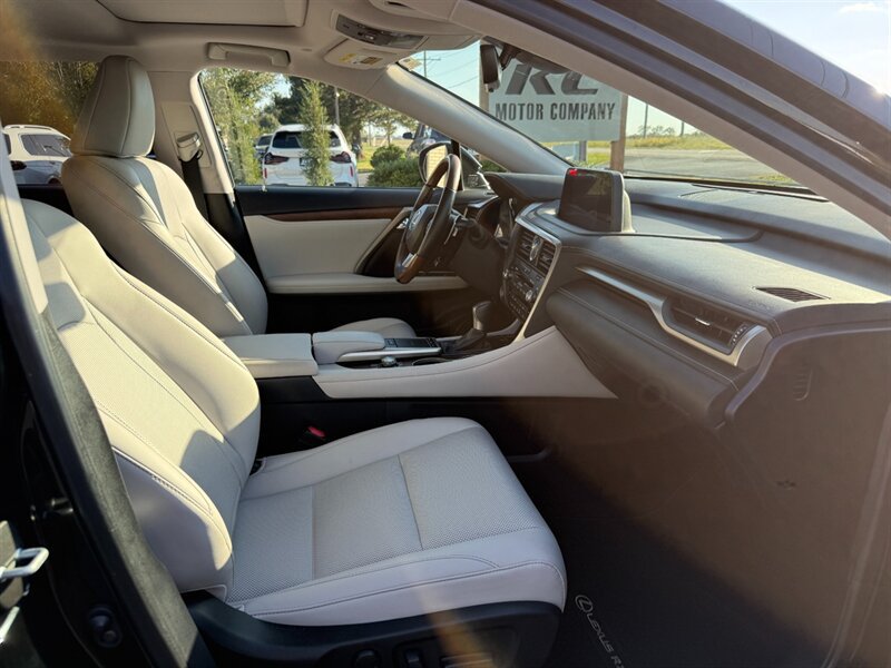 Used 2020 Lexus RX 350L FWD w/ Premium Package image 11