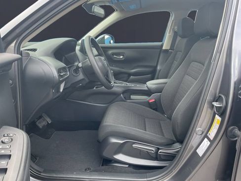 Used 2025 Honda HR-V LX image 9
