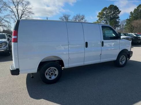 New 2026 GMC Savana 2500 image 9