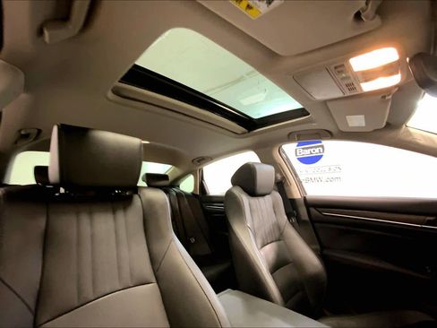 Used 2020 Honda Accord Touring image 13