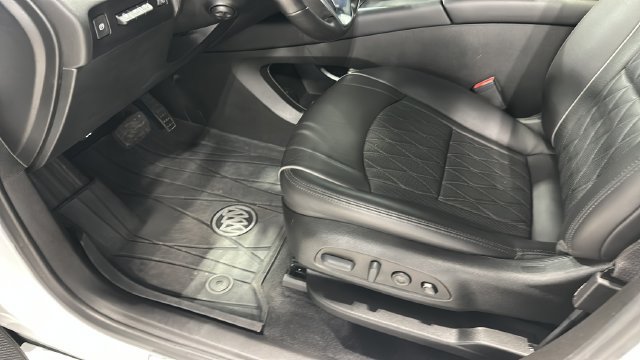 Used 2022 Buick Enclave Avenir w/ Avenir Technology Package AWD/4WD image 7
