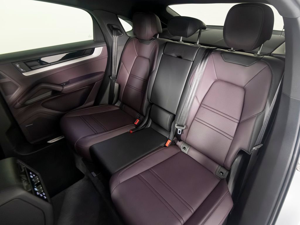 Certified 2026 Porsche Cayenne S AWD/4WD image 40