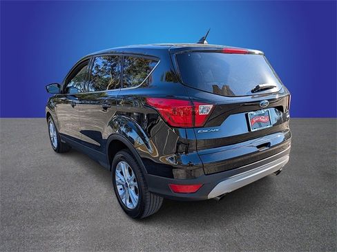 Used 2019 Ford Escape SE image 3