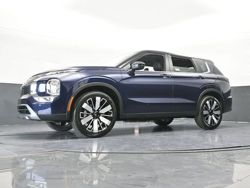 New 2026 Mitsubishi Outlander SE image 57