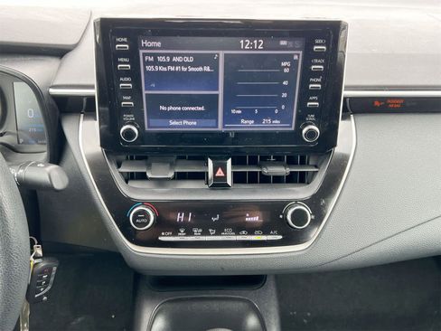 Used 2020 Toyota Corolla LE image 27