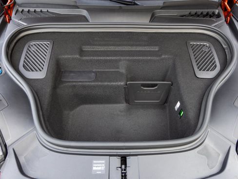 Certified 2025 Porsche Macan Electric image 57