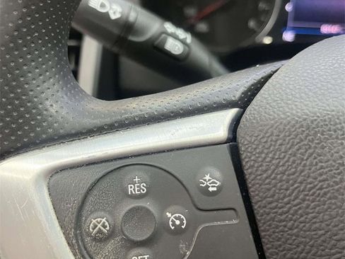 Used 2023 GMC Terrain SLE w/ Driver Convenience Package image 21