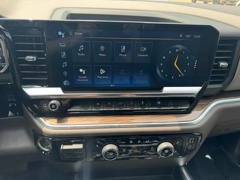 Certified 2022 Chevrolet Silverado 1500 LT w/ Leather Package AWD/4WD image 16