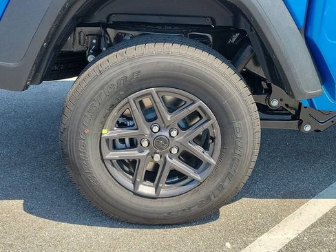 New 2026 Jeep Gladiator Sport image 5