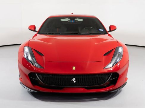 Used 2018 Ferrari 812 Superfast RWD image 7