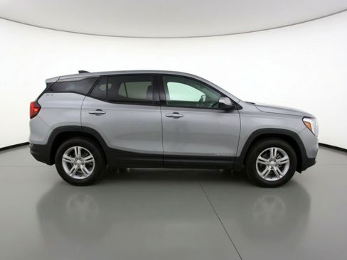 Used 2024 GMC Terrain SLE FWD image 11