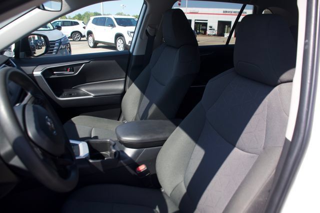 Used 2025 Toyota RAV4 XLE FWD image 14