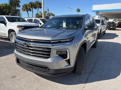 Certified 2025 Chevrolet Traverse LT w/ Driver Confidence Package