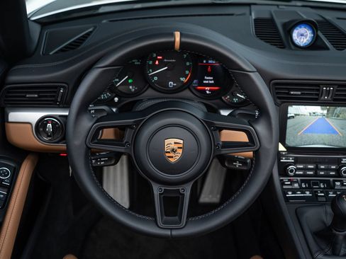 Used 2019 Porsche 911 Speedster RWD image 47